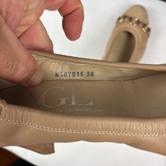 Agl Tan and Gold Heels 2.5” with Classic Elegance Sz38 - Picture 4 of 9